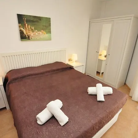 Homeholidaysrentals Fresh Apartman